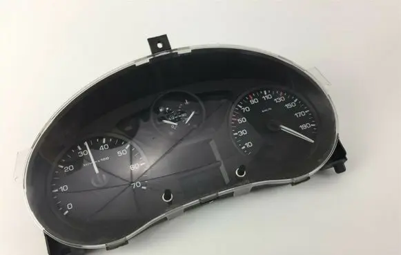 Citroen Berlingo Speedometer (instrument cluster) 555001310104 Z1923