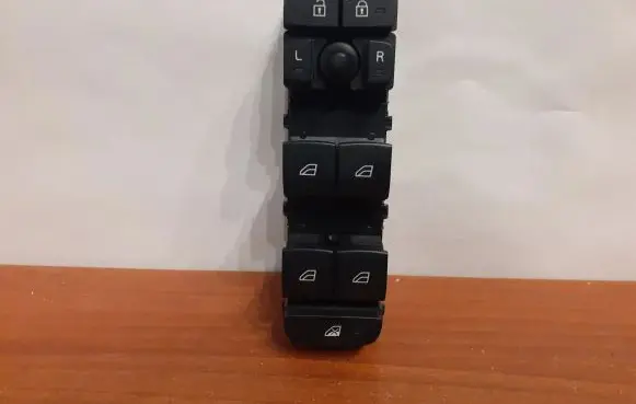 Volvo XC40 Electric window control switch P32279442 32279442