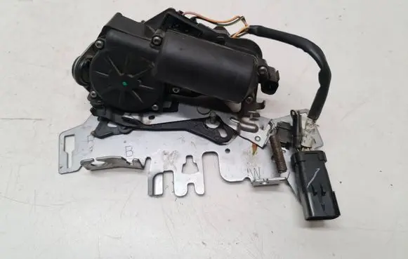 Chrysler Grand Voyager V Sliding door lock 686AAA 912220172