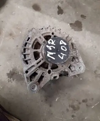 Opel Vivaro Generator/alternator FG15T071 2616927A