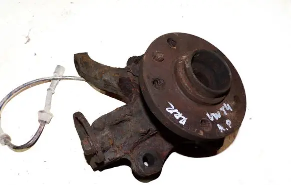 Volkswagen Transporter - Caravelle T4 Front wheel hub spindle knuckle