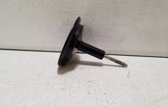 Ford Kuga II Spare wheel bolt 