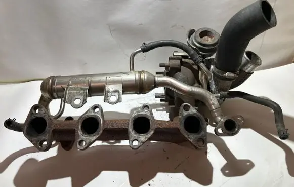 Toyota Corolla Verso AR10 Turbo 172010G010 7272101 HK00932F