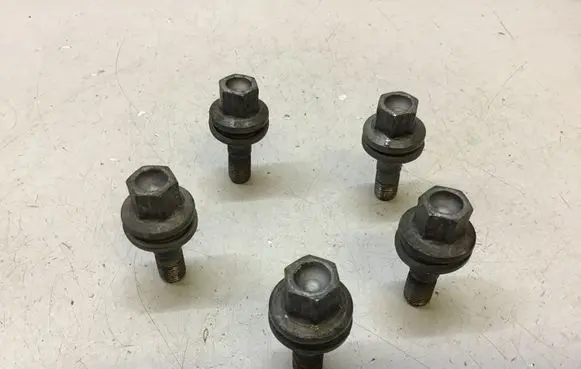 Citroen DS7 Crossback Nuts/bolts 