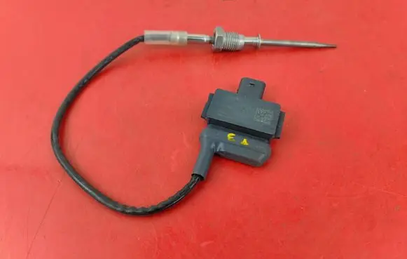 Mercedes-Benz C W206 Exhaust gas pressure sensor A0009057815