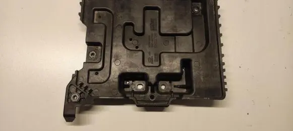 Hyundai i20 (GB IB) Battery box tray 37150-C8000