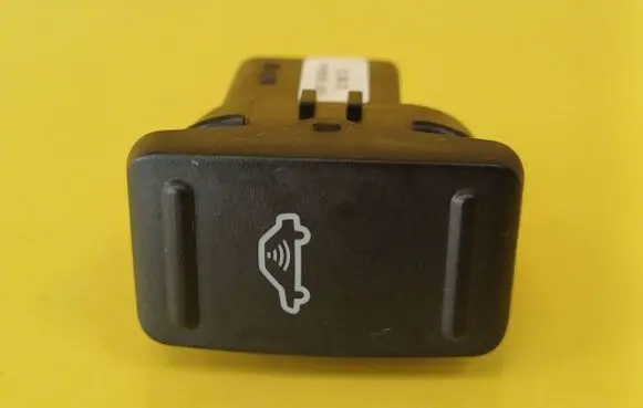 Ford Focus Alarm switch 7M5T19H288AA