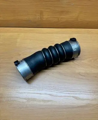 BMW 5 F10 F11 Intercooler hose/pipe 7800144