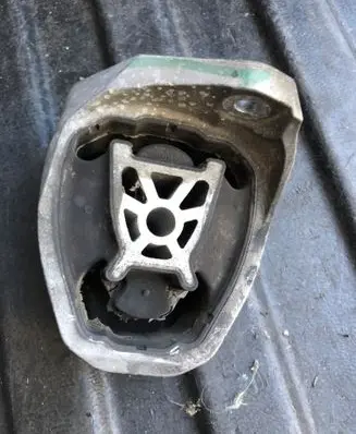 Volvo S90, V90 Engine mount bracket 31339953 31330592 31401144