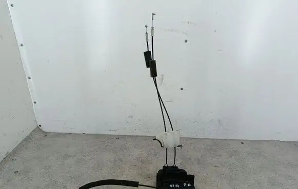 Nissan Murano Z50 Front door lock 