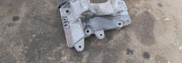Renault Megane III Generator/alternator bracket 11710XHG2X