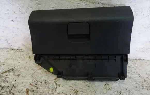 Volkswagen Polo IV 9N3 Glove box 6Q1857097R