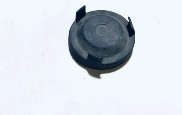 Volkswagen PASSAT B5 Headlight/headlamp dust cover 743688