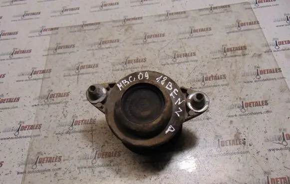Mercedes-Benz C W204 Engine mount bracket A2042400117