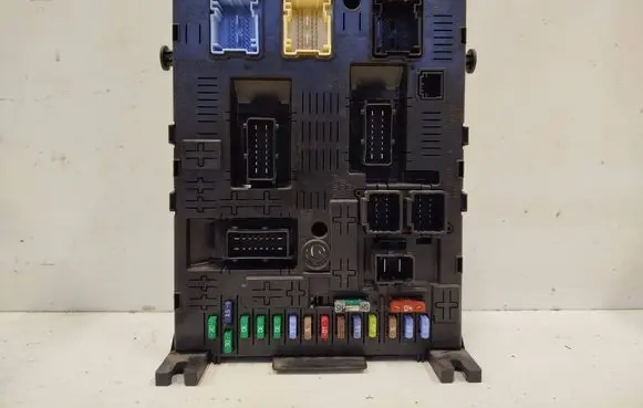 Citroen Berlingo Fuse module 281197595 281208364 281192454C