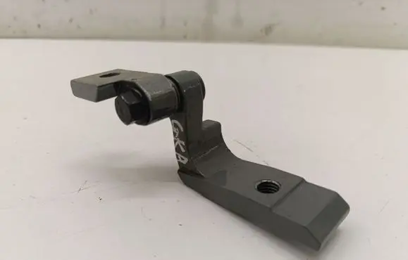 Mini Cooper Countryman F60 Rear door lower hinge
