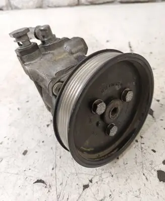 BMW X3 E83 Power steering pump