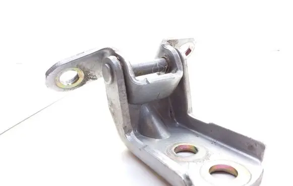 Nissan X-Trail T30 Rear door lower hinge
