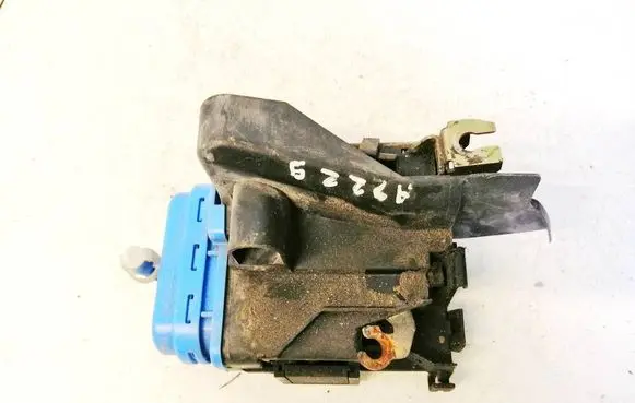 Audi A4 S4 B5 8D Rear door lock 8d0839015a