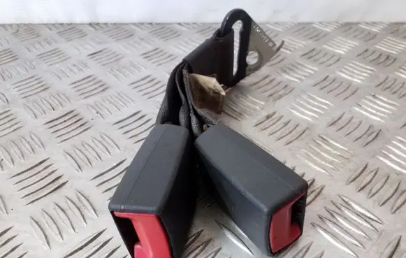 Dodge Nitro Rear seatbelt buckle P5KJ811DVAA