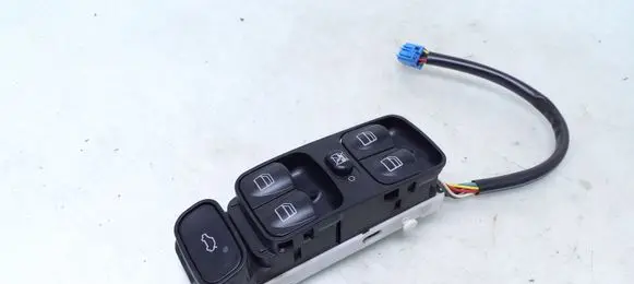 Mercedes-Benz C W203 Electric window control switch A2038210679