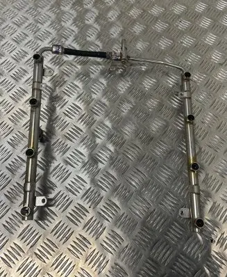 McLaren 570S Fuel distributor 