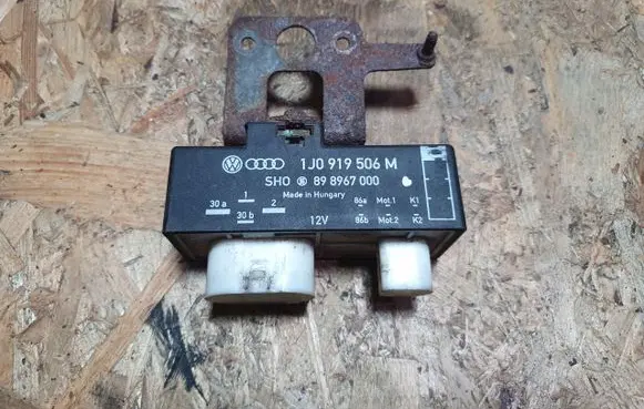 Skoda Fabia Mk2 (5J) Coolant fan relay 1J0919506M