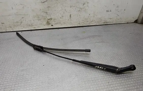 Opel Zafira B Windshield/front glass wiper blade 13145563