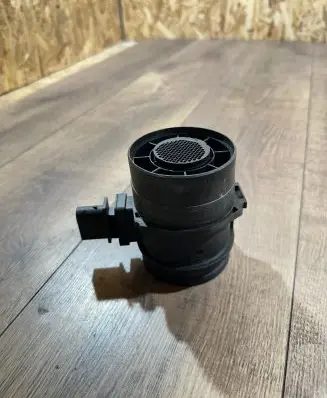 BMW 7 E65 E66 Mass air flow meter 0281002567