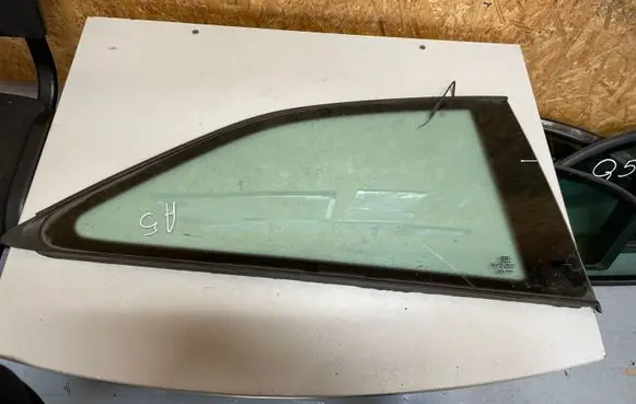 Audi A5 8T 8F Rear side window