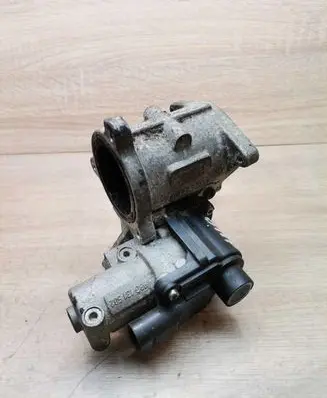 Volkswagen PASSAT B6 EGR valve 03G129637A