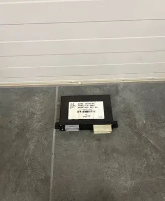 Jaguar XF X250 Hand brake control module 8W832C496BC 90044038 AA0315A100BC