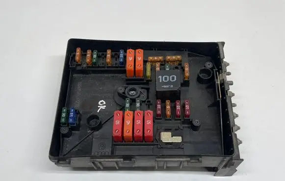 Volkswagen Golf Plus Fuse module 1K0937125A
