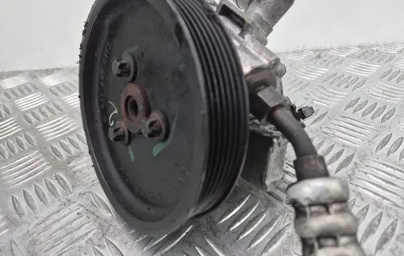 Mercedes-Benz E W211 Power steering pump A0044661301