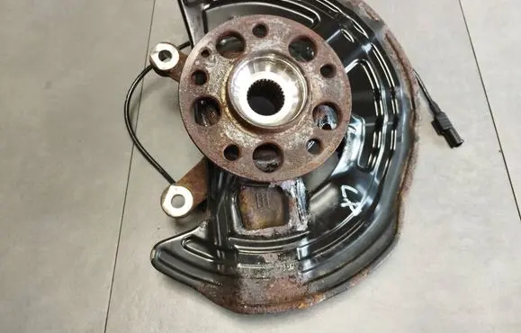 Mercedes-Benz B W246 W242 Front wheel hub spindle knuckle A2464210720