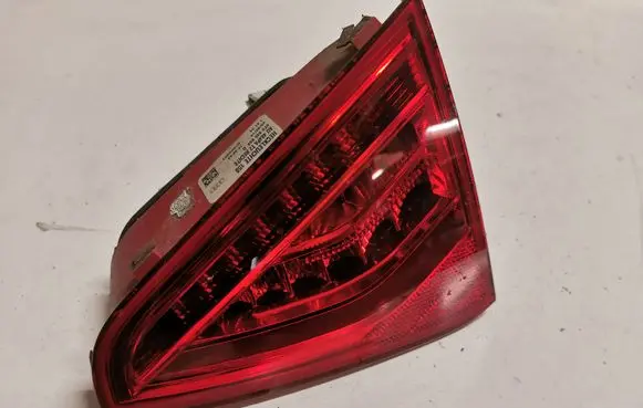 Audi A5 8T 8F Tailgate rear/tail lights 8T0945094D
