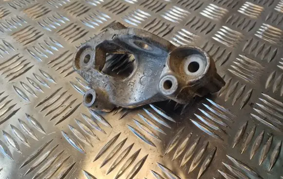 Audi A8 S8 D3 4E Gearbox mounting bracket 4E0399114AH