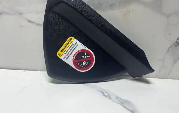 Mercedes-Benz C W204 Dashboard side end trim A2046800278