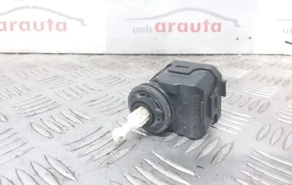 Volkswagen Golf IV Headlight level adjustment motor 1J0941295C