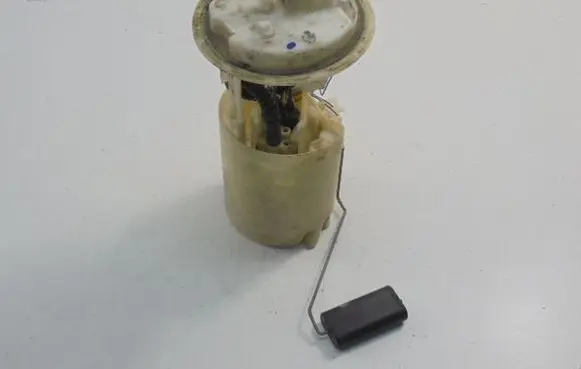 Peugeot 206 CC In-tank fuel pump 9633294680