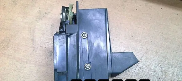 Dacia Sandero Front door lock 