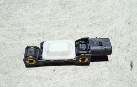 Volkswagen Phaeton Airbag deployment crash/impact sensor 8E0959643D