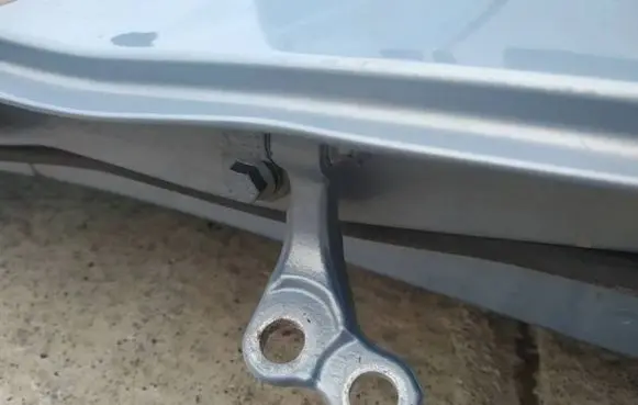 Ford Kuga I Rear door lower hinge
