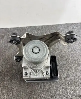 BMW 5 G30 G31 ABS Pump 6889216 6889215 54087673B