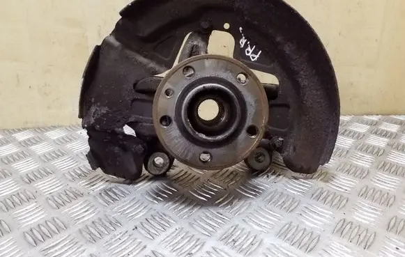 Volvo S60 Front wheel hub