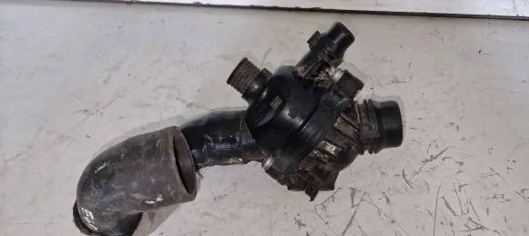 Thermostat/thermostat housing