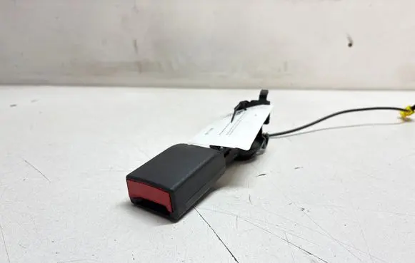 Mercedes-Benz ML W166 Rear seatbelt buckle A1668600769