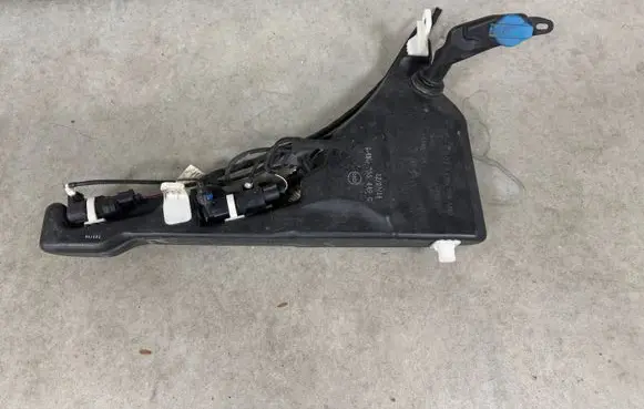 Audi A8 S8 D5 Windshield washer fluid reservoir/tank 4N0955449C