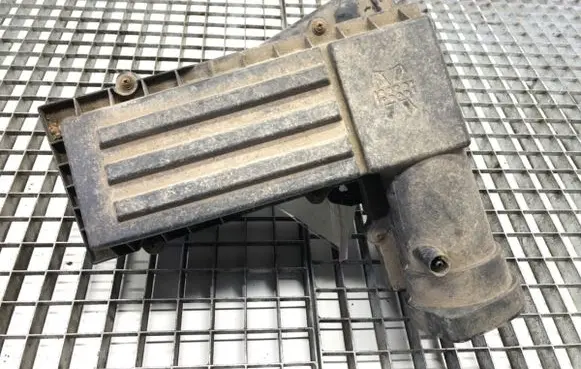 Volkswagen Tiguan Air filter box 3C0129607AS