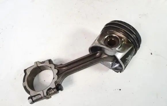 Nissan X-Trail T30 Piston with connecting rod 5m3 393